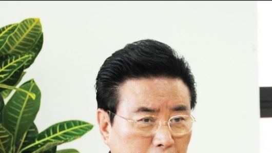 이윤성 전 국회부의장 개인전 열고 화가로 데뷔