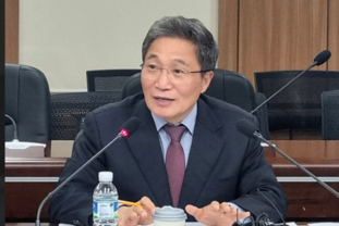 청와대 인사개입 반박했던 이학재 인천공항공사 사장 전격 사임