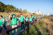 인천 서구 직장공장새마을협의회, ‘생명하천 수질정화 EM 흙공 던지기 행사’ 실시