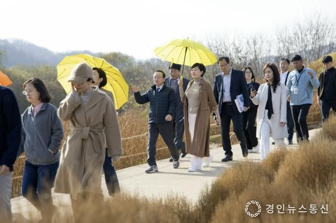 연천군, 경기도의회 의원 ‘임진강 댑싸리 정원’ 현지 확인